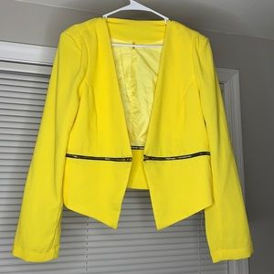 Yellow zipper blazer